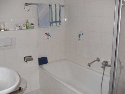 Helle, sonnenverwöhnte Hochparterre-Wohnung mit vier Zimmern  und Balkon in Mosbach-Neckarelz