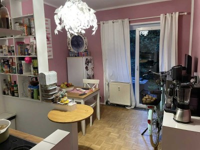 Renovierte 1-Zimmer-Wohnung zzgl. großer Wohnküche, Terrasse und Garten in Essen-Frohnhausen