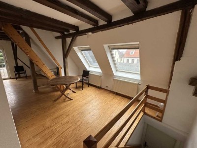 Helle 1,5-Zimmer-Maisonettewohnung mit offenem Wohnbereich in Mannheim-Friedrichsfeld