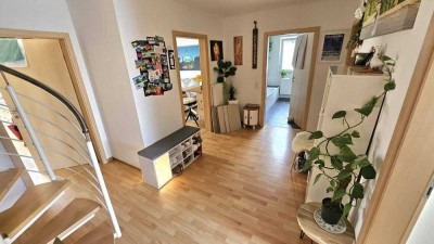 FREI AB SOFORT! Helle Maisonettewohnung mit Balkon in ruhiger Lage – ab sofort frei!