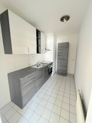 Neu saniert: Große und helle 3-Zimmer-Whg auf zwei Etagen mit großer Dachterrasse!
