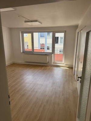 Neuwertige 6-Raum-Wohnung mit Balkon in Wuppertal