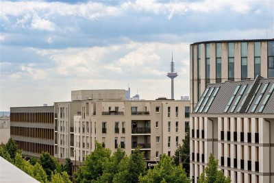 Elegantes 3-Zimmer-Penthouse inkl. TG mit 2 Sonnenterrassen in zentraler Bestlage Frankfurt-Riedberg
