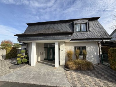 Bornheim-Uedorf: Ihr Wohntraum auf ca. 200 m² mit Rheinblick, Terrasse, Garten u. v. m.!