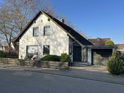 Gepflegtes, repräsentatives, freistehendes 6-Zimmer-Einfamilienhaus mit großem Garten