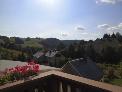 Endlich Platz für alle! 5-Raum-Wohnung mit Einbauküche & großem Garten in Bärenstein/Altenberg
