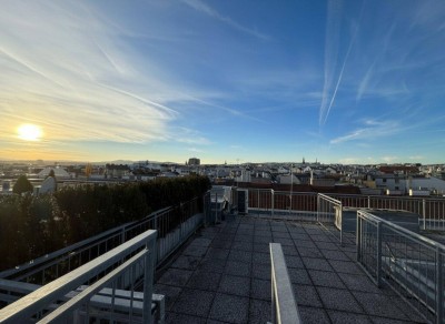 PENTHOUSE LIVING MIT PANORAMABLICK I MARIA HILFERSTRASSE I ca.100 m² TERRASSE I U-Bahn Nähe I 7-Zimmer und 3 Bäder