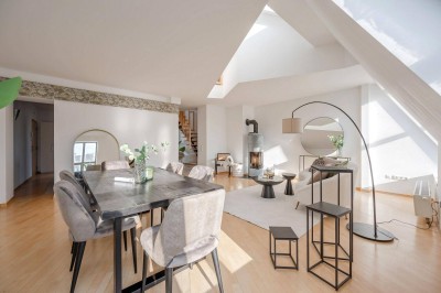 Maisonette-Dachgeschosswohnung mit zwei Terrassen und traumhaftem Fernblick!