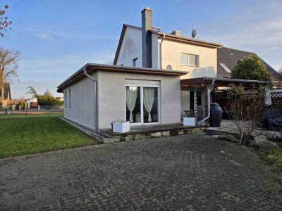 TOP HAUS IN BELIEBTER WOHNLAGE - STADTNAH UND BADESEENÄHE