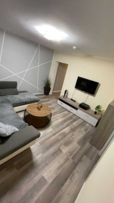 Top 2 Zimmer Wohnung mit Einbauküche und Balkon!