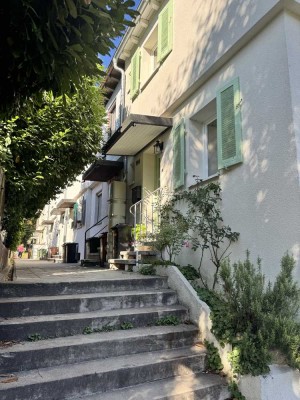 RENOVIERUNGSBEDÜRFTIGES RMH MIT 5½ ZIMMERN UND KLEINEM GARTEN IN STUTTGART-OST (GAISBURG)
