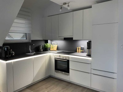 Neue & vollmöblierte 2,5-Zimmer-Wohnung mit Balkon und Einbauküche in Pliezhausen