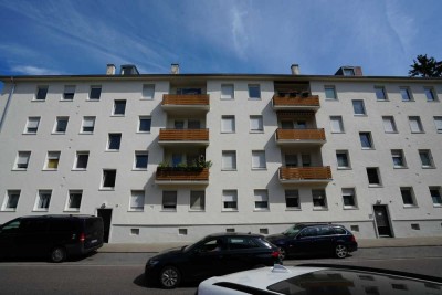 Top geschnittene 2-Zimmer-Wohnung mit moderner Einbauküche und Balkon in begehrter Lage.