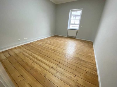 Kaiserslautern - Nähe Stadtpark/Klinikum, 5 ZKB, Gäste WC, moderne EBK, Balkon