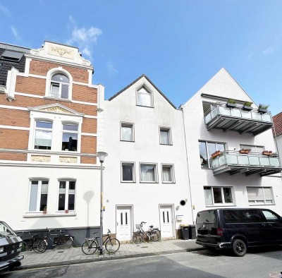 *** MODERNES STADTHAUS, BAUJAHR 1997 IM BEGEHRTEN HERZ-JESU-VIERTEL! ***