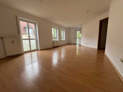 Renovierte helle 1-Zimmer-Wohnung in Neutraubling