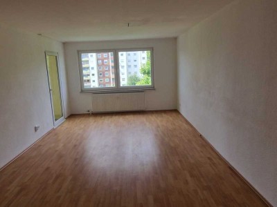 Großzügig geschnittene 3 Zimmerwohnung INKLUSIVE Stellplatz