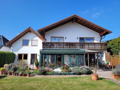 Exkl. Einfamilienhaus m. Einlieger/Büro 336 m² WFL, nur 30 min. b. Köln o. Bonn, 52391 Vettweiß