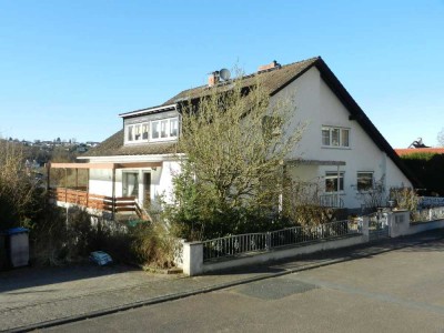 Großes 3-Familienhaus auf einem großen Grundstück in bezaubernder Lage