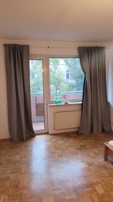 17 m² Zimmer in dreier WG mit Balkon in Mainz Neustadt