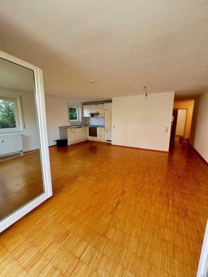 Geschmackvolle 2-Raum-Terrassenwohnung mit Balkon und EBK in Tübingen