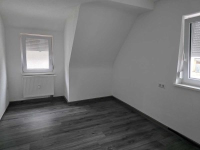3 Zimmer-Dachgeschosswohnung mit Duschbad- EBK - Innenstadtlage