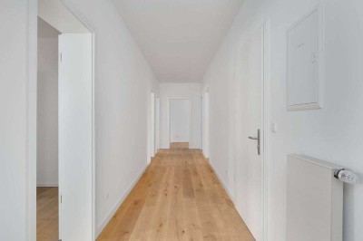 Großzügige Wohnung mit 5 Zimmern und Balkon in Leipzig-Engelsdorf