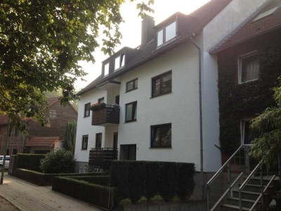 Großräumige, renovierte 2,5-Raum-Wohnung mit Balkon