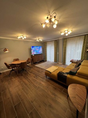 Unikat: Wohnung (131qm) mit Haus-im-Haus-Gefühl (155qm Garten) nur 15 Min bis ins Herz von Frankfurt