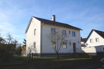 Attraktive Kapitalanlage: Vermietetes Zweifamilienhaus in Neumarkt-Holzheim