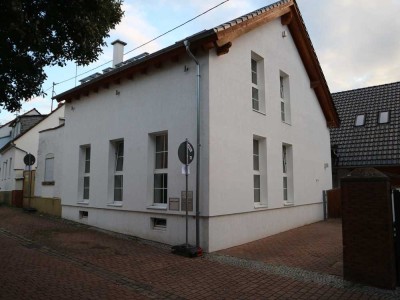 Geräumiges Haus in Wiesbaden Schierstein