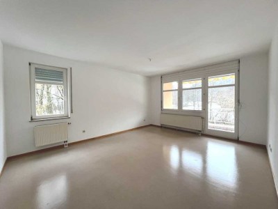 Wohnen mit Komfort: 4-Zimmer-Wohnung inkl. Garage, Balkon und Keller!