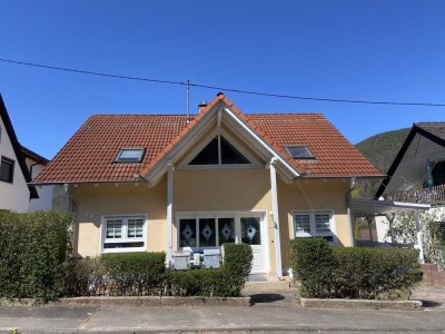 Einfamilienhaus mit Panoramablick und Anliegerwohnung
