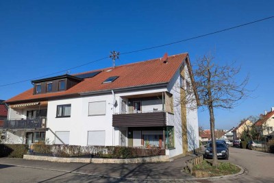 Ideale Kapitalanlage in kleiner Einheit! Vermietete 3-Zimmer-Wohnung mit Pkw-Stellplatz!