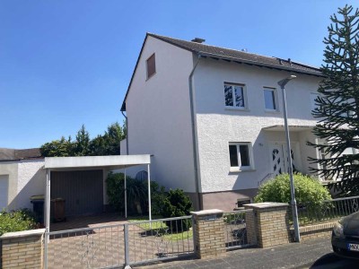 Moderne Doppelhaushälfte mit Garten, Garage und Top-Lage in Bruchköbel zu vermieten