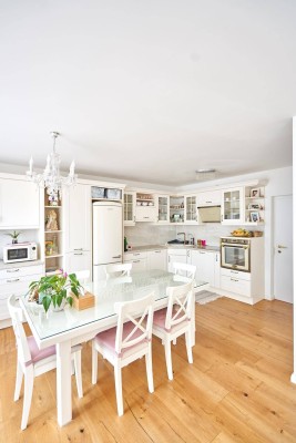 Freude am Wohnen! Top sanierte 4 Zimmer Wohnung nur 50m bis zur Schule in Leibnitz bei Graz