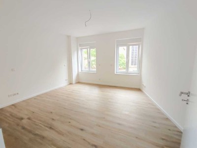 Helle moderne 2 Zimmer Wohnung 75 qm mit Balkon