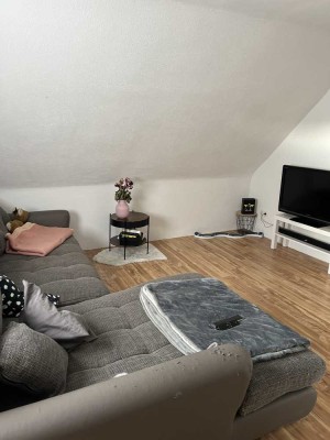 Schöne 3-Zimmer-Dachgeschosswohnung mit EBK in Florstadt