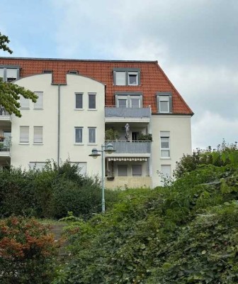 Licht & Leben unterm Dach! Bezugsfreie 4 Zimmer - ein GLÜCKSGRIFF im Herzen von Dresden-Laubegast!