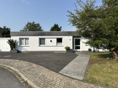 Hösel - LAGE LAGE LAGE  freistehender, sanierter Bungalow