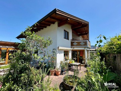 Neuwertiges Einfamilienhaus mit Traumgarten, Pool und Sauna in Vils