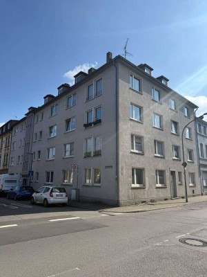 Frisch renovierte 3-Zimmer-Erdgeschoss-Wohnung mit eigenem 50 m² Garten – Toplage