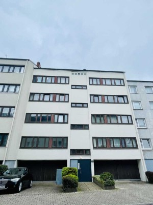 Helle, gepflegte 3 Zimmer Wohnung mit Balkon in Düsseldorf - Holthausen