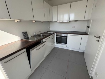 Geräumige 2-Zimmer-Wohnung mit separater Küche, Balkon und Duschbad