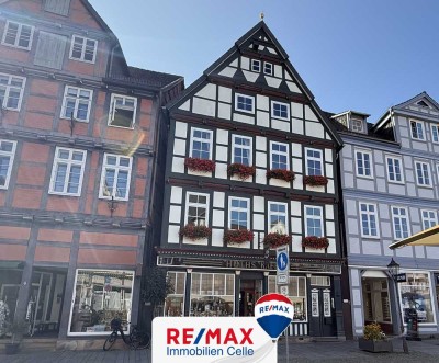Möblierte Etagenwohnung im denkmalgeschützten Stadthaus –  in der Celler Innenstadt! (NJ-6526)