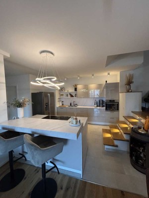 Neuwertige 3-Zimmer-Wohnung mit Balkon und Einbauküche in Leipzig