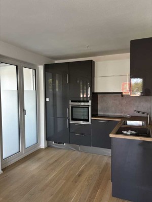 Geschmackvolle Gartenwohnung, 2-Zimmer mit Einbauküche, Kirchheim gegenüber Landschaftspark