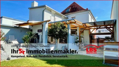 Ihr neues Zuhause
Stilvolles, modernes, freistehendes EFH mit tollem Grundstück in attraktiver Lage