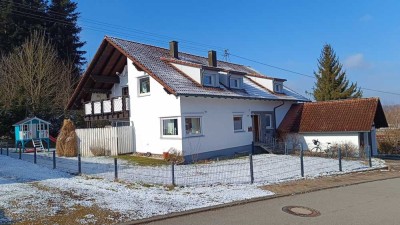 Attraktive Erdgeschosswohnung, 5 Zimmer mit Garten und Terrasse