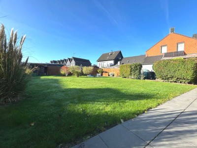 Traumhaft! - EG mit Altbaucharme + Garten